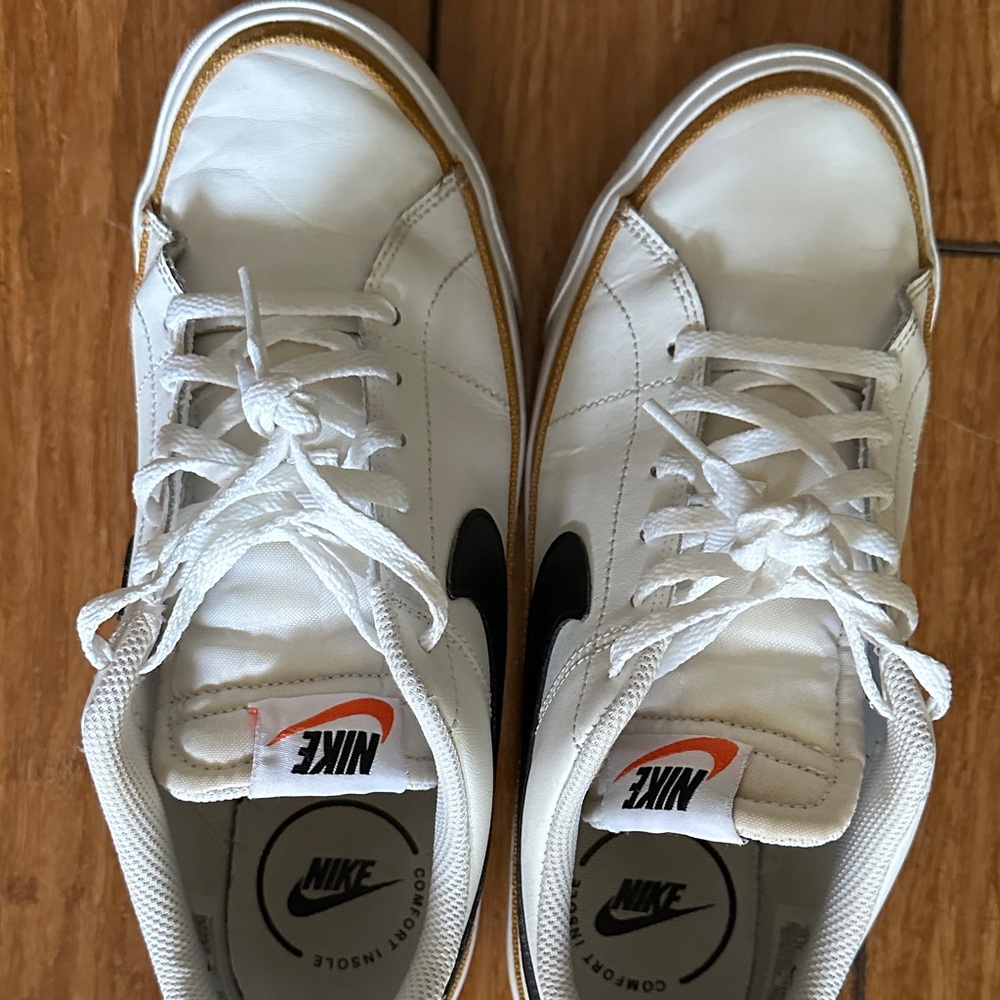 Nike White and Brown Unisex Sneakers
US Size 7 - Picture 5 of 8